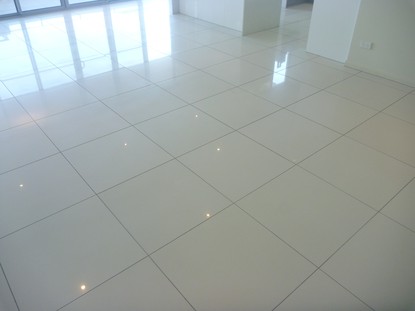 Porcelain_tile_cleaning_after.jpg